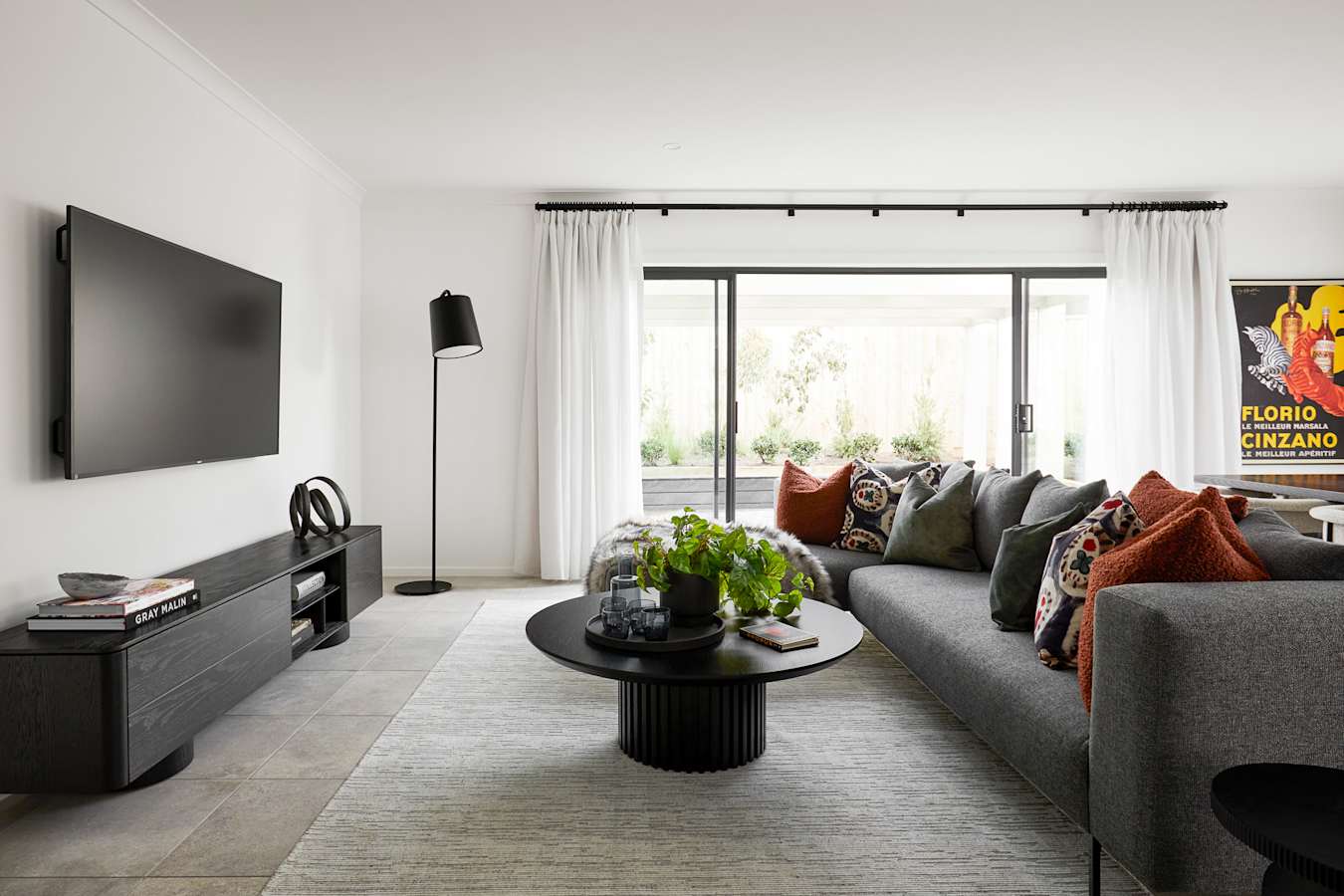 Verona 40 house design in Urban style - Living