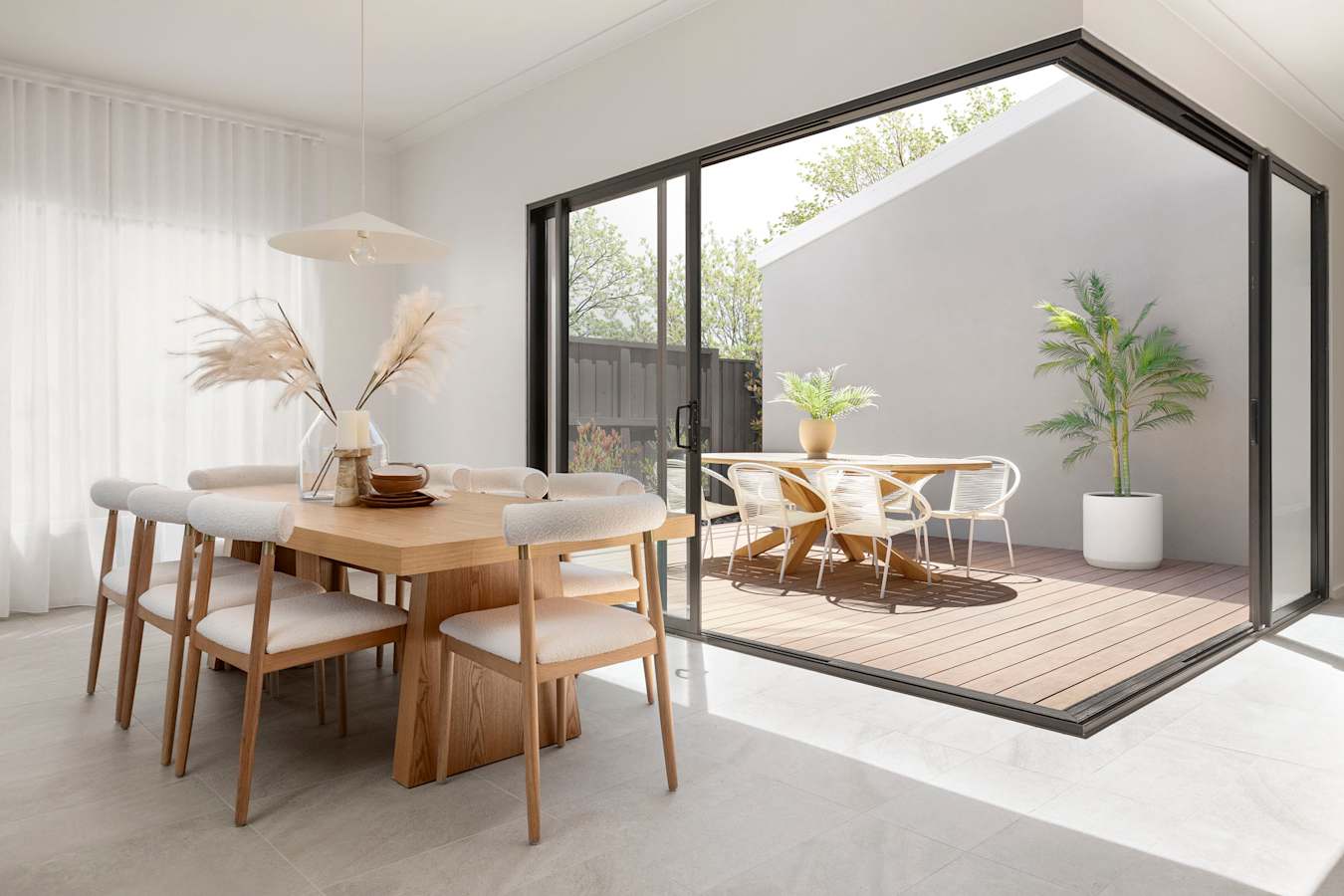 Sienna 28 Home Design Dining / Outdoor Living