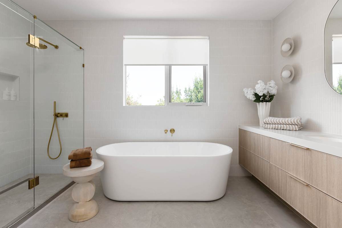 Lakeville 42 home design ensuite