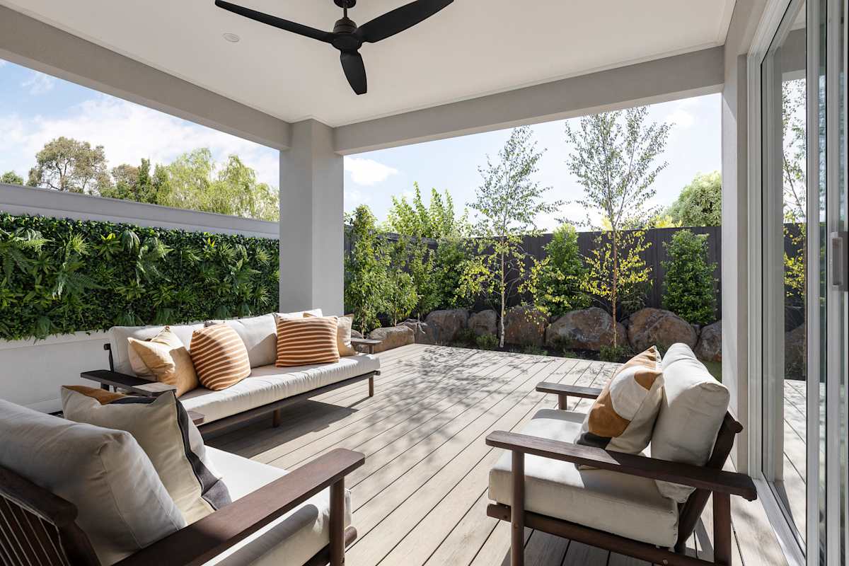 Vancouver 33 home design in Urban style - Outdoor Living