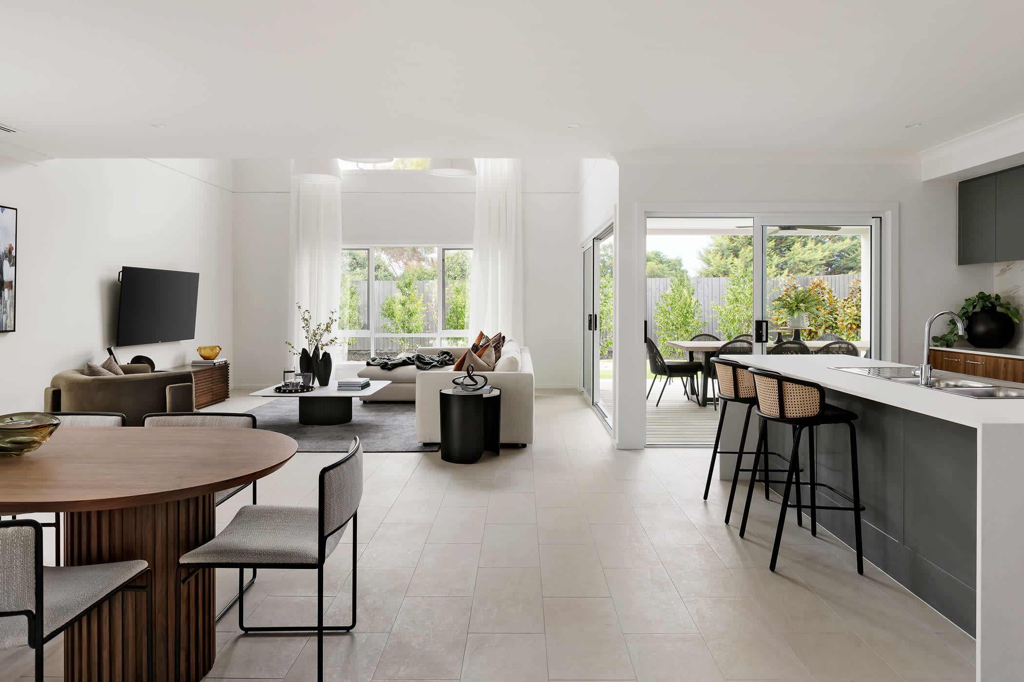 Stanhope 41 Home Design in Urban Style - Kitchen / Living / Dining