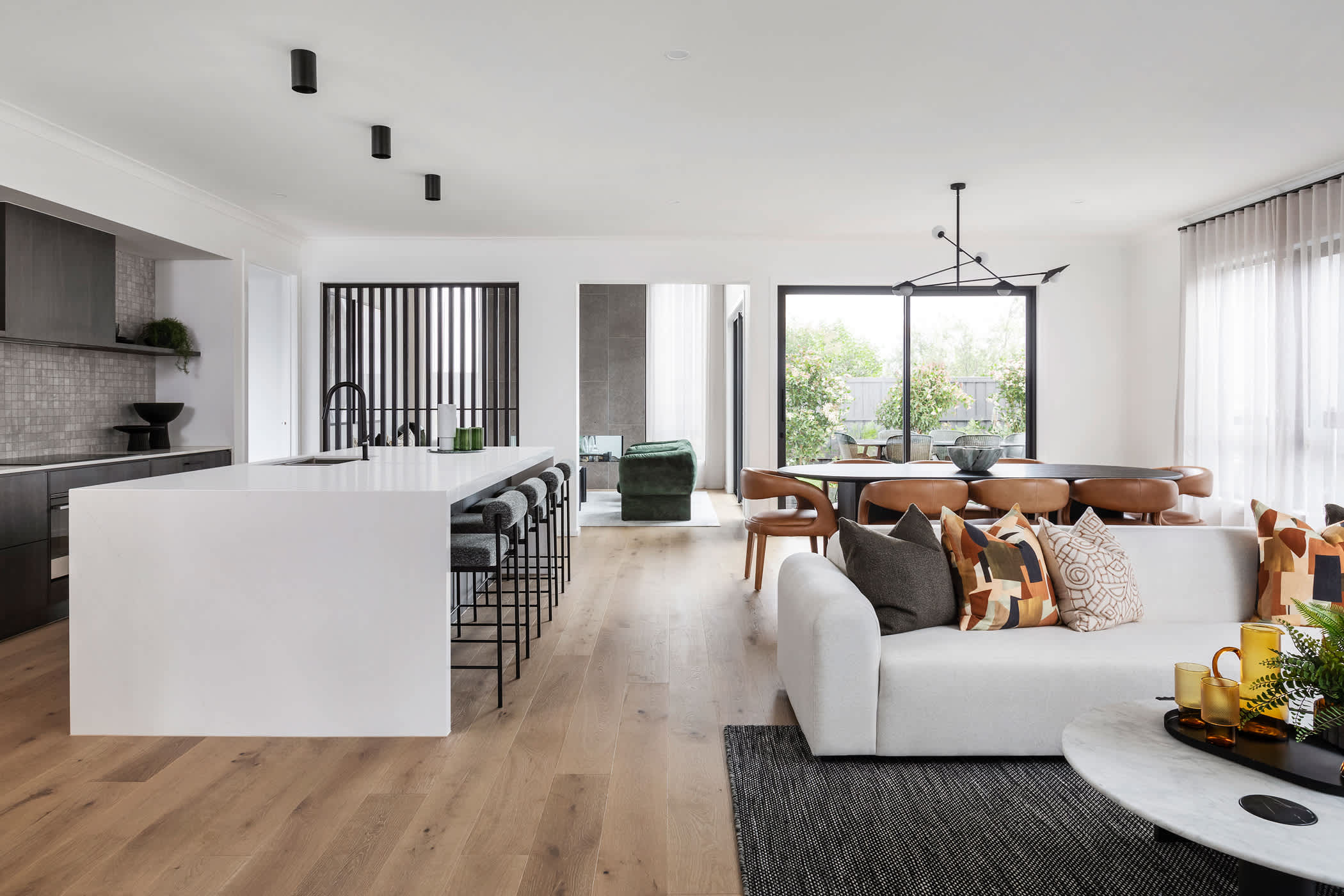 Votivo 43 House Design Living / Dining / Kitchen