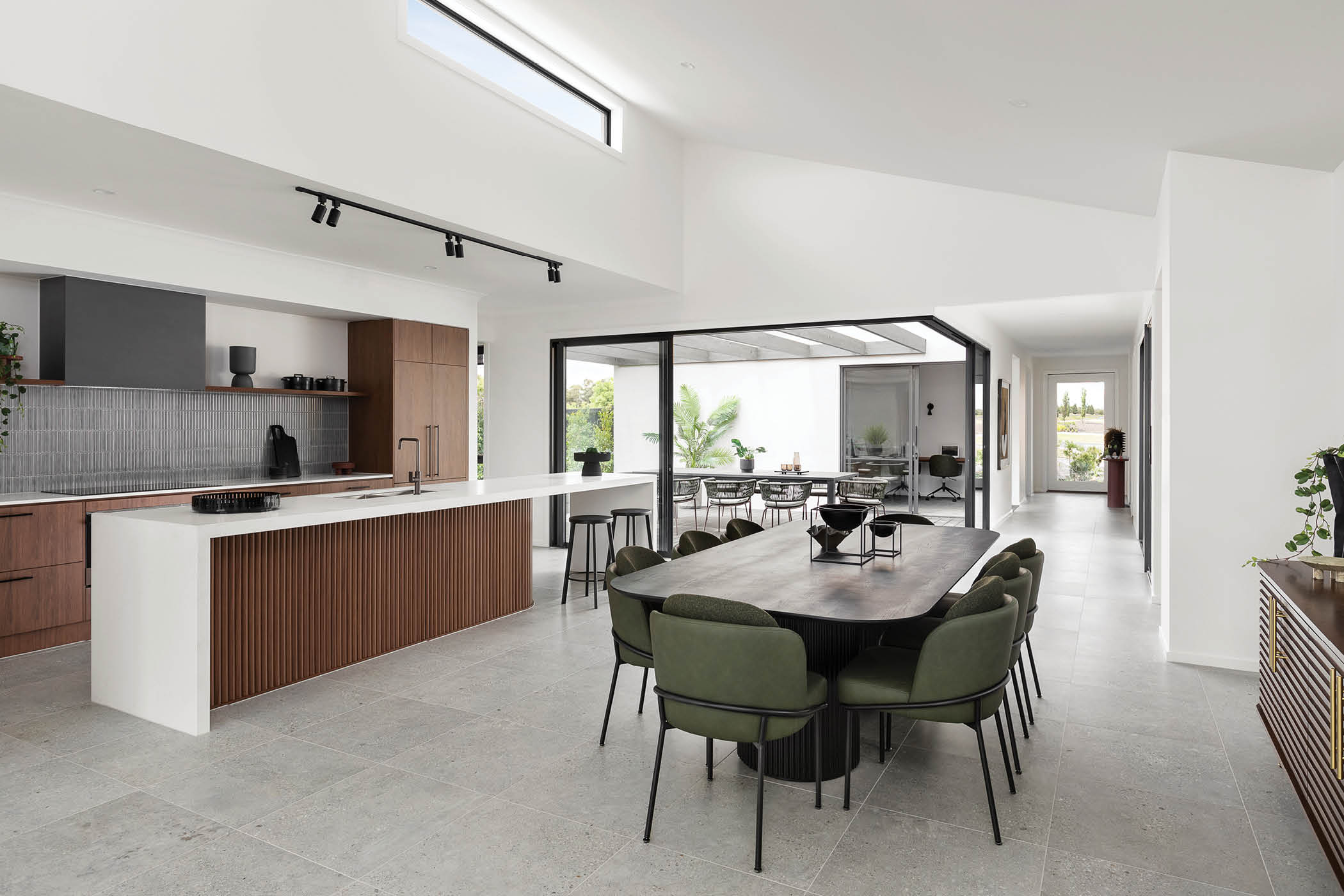 image upload c_limit,f_auto v1770166586 content-images single-storey pavilion-33-house-design-dining-kitchen-3
